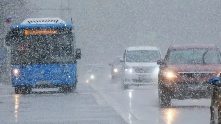 Автобус гололед. Гололед автобус. автобус в гололедицу. авария в северном бутово автобус.