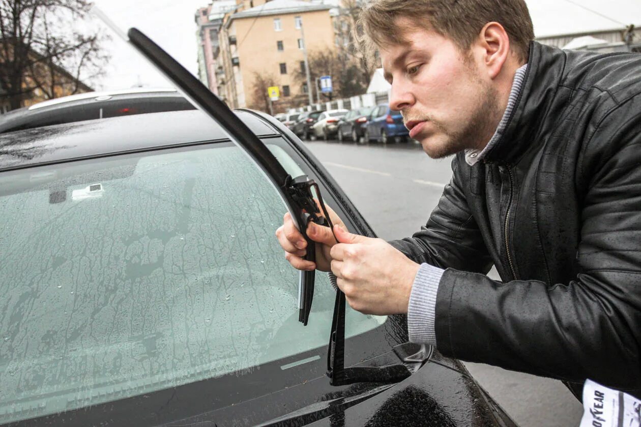 Дворники на машине. Самые хорошие дворники на автомобиль. Дворники автомобильные зимние. Красивый дворник. Гудят дворники