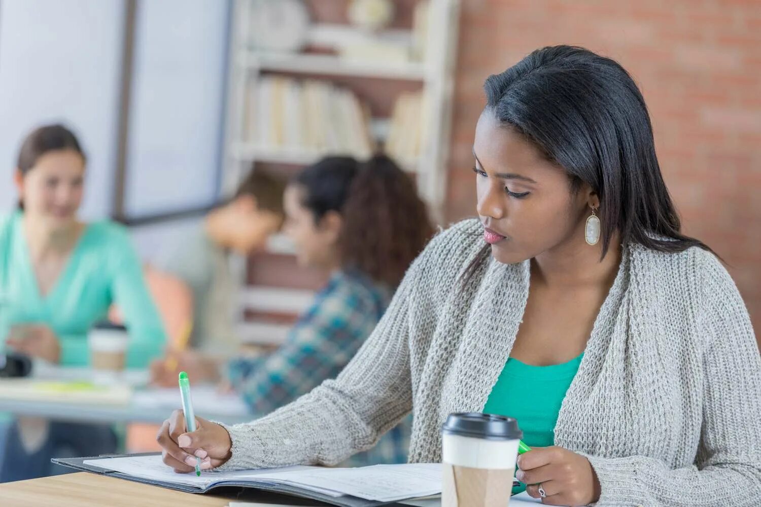 Organization of independent work of students. Independence work students. Юноши студенты. Студенты сша. Студенты на занятиях.