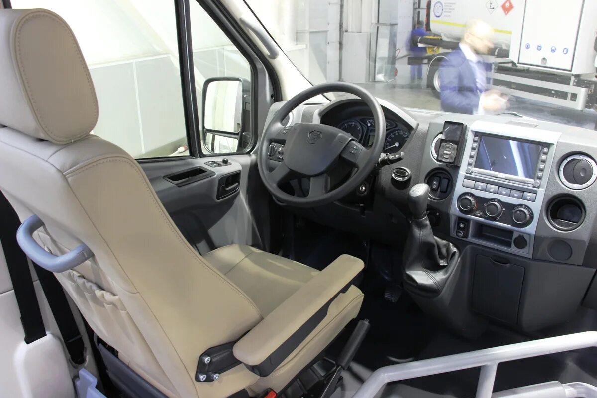 Неоклассика: обновился нижегородский Mercedes-Benz Sprinter Classic - Авторевю