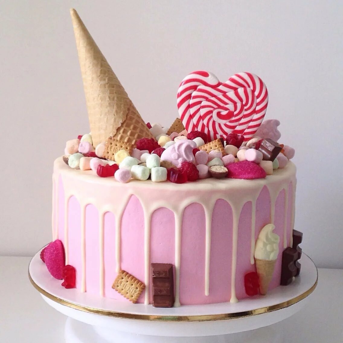 Красивые торты. Торт с днем рождения!. Красивые торты на день рождения. Шикарный торт на день рождения.