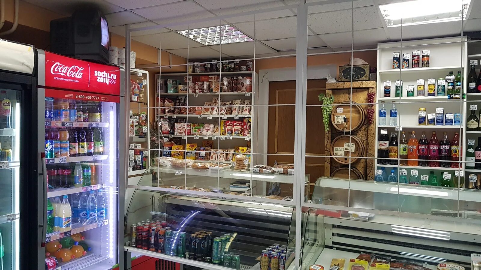 магазины на большом проспекте петроградской стороны. колокольная улица 5 парковка. торговый аренда петербург. тц эврика шлиссельбургский проспект. торговое помещение в аренду спб.