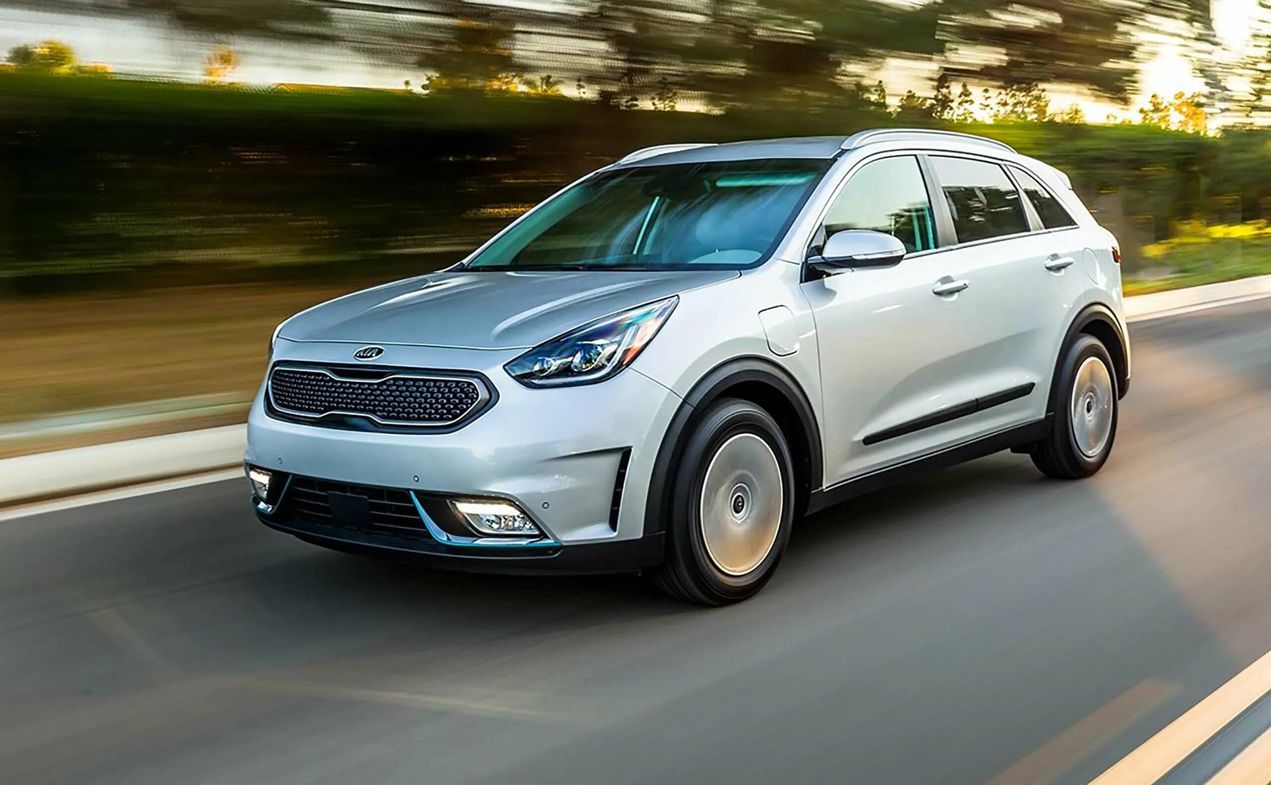 Kia Niro 2018. Kia Niro Hybrid 2018. Киа Ниро 2018 гибрид. Kia Niro Plug-in Hybrid 2018. Кия гибрид