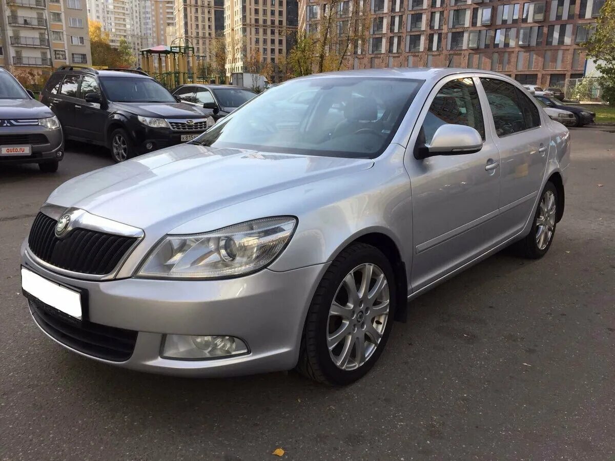 Шкода 2009 купить. Skoda Octavia a5 Restyling. Skoda Octavia a5 серебристая. Skoda Octavia 1.8 AMT, 2011.