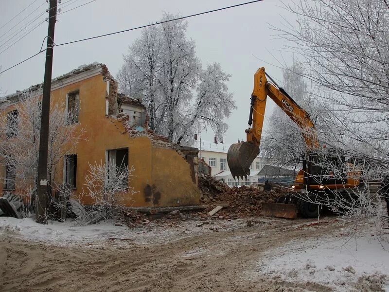 аварийный дом. ветхое жилье. аварийный дом 2. аварийные дом богородицк под расселения. аварийный дом 2.