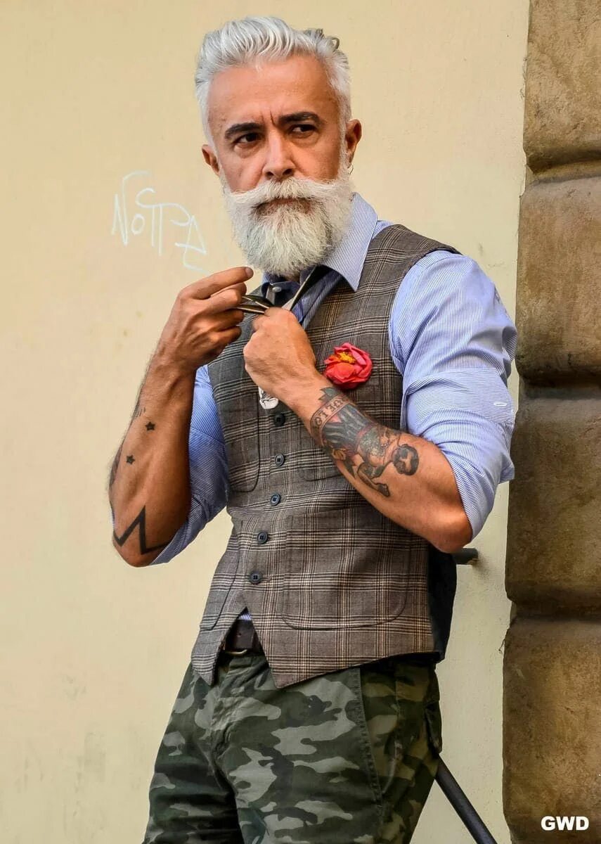 Дед ребята