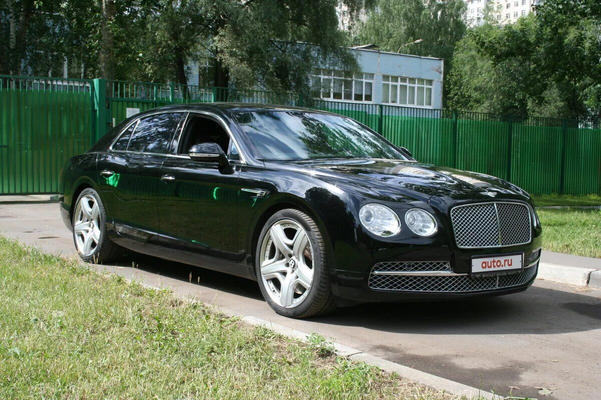 Бентли куп. Bentley continental gt. Бентли куп. Бентли континенталь gt 2023. Бентли мульсан 2020.