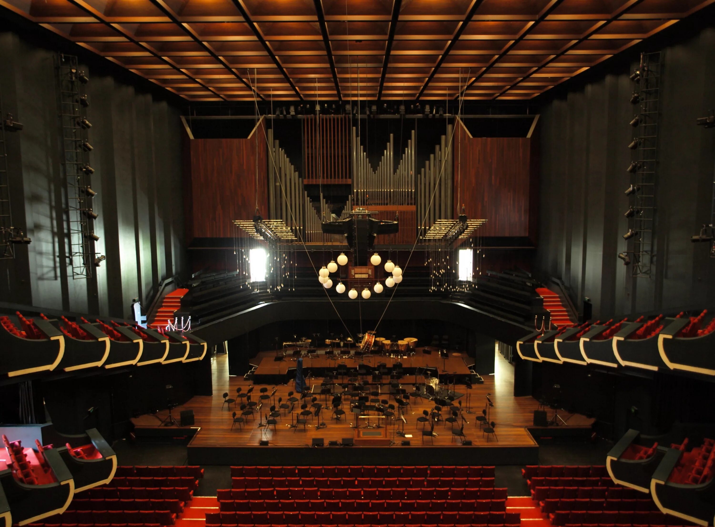 Show hall. Мюнхенская филармония. Perth Concert Hall. Филармония в Австралии. Австралийский симфонический театр.