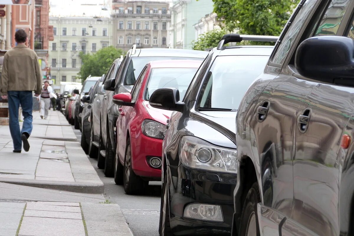 Allow car. Рынок автомобилей. Узкий автомобиль. Дорогой российский автомобиль. Фото машины в России.