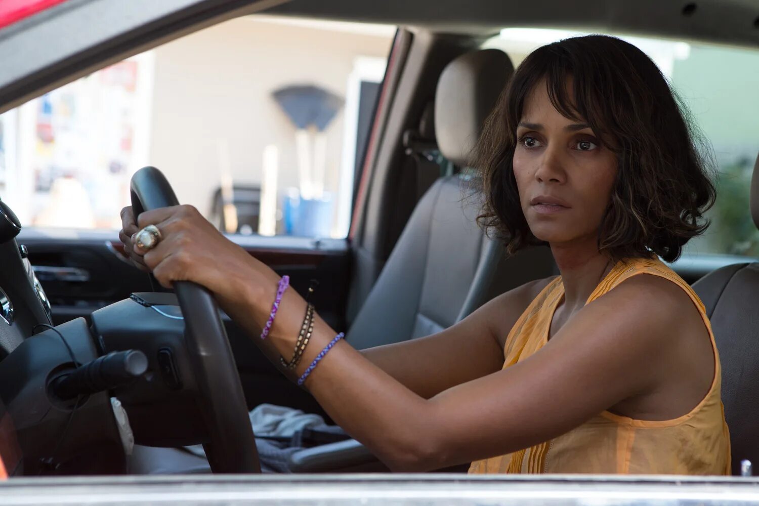 погоня с холли берри. холли берри фото. похищение 2006 элиша катберт. похищение фильм 2017. похищение фильм 2017.