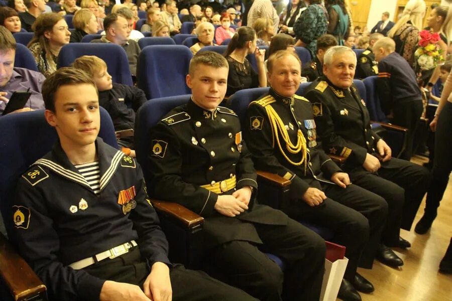 Усву уссурийское суворовское на словах. По окончании торжественной. Кадеты ханты-мансийск 8 школа. Вручение государственных наград. По приезде по окончании по прибытии.