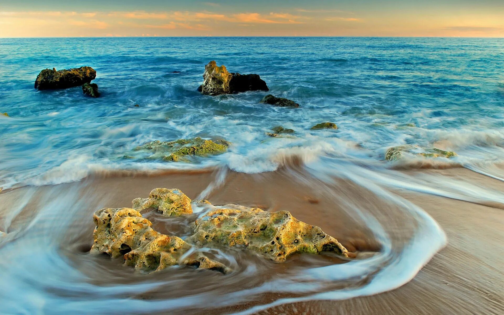 Берег моря. Скалистые бухты португалии. Фотографии берега океана. Природа море. Побережье океана.