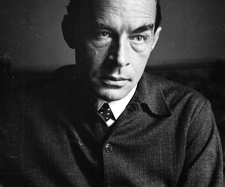 Ремарк писательница. Ремарк сокращение. Ремарк портрет. Ремарк писатель. Ремарк портрет.