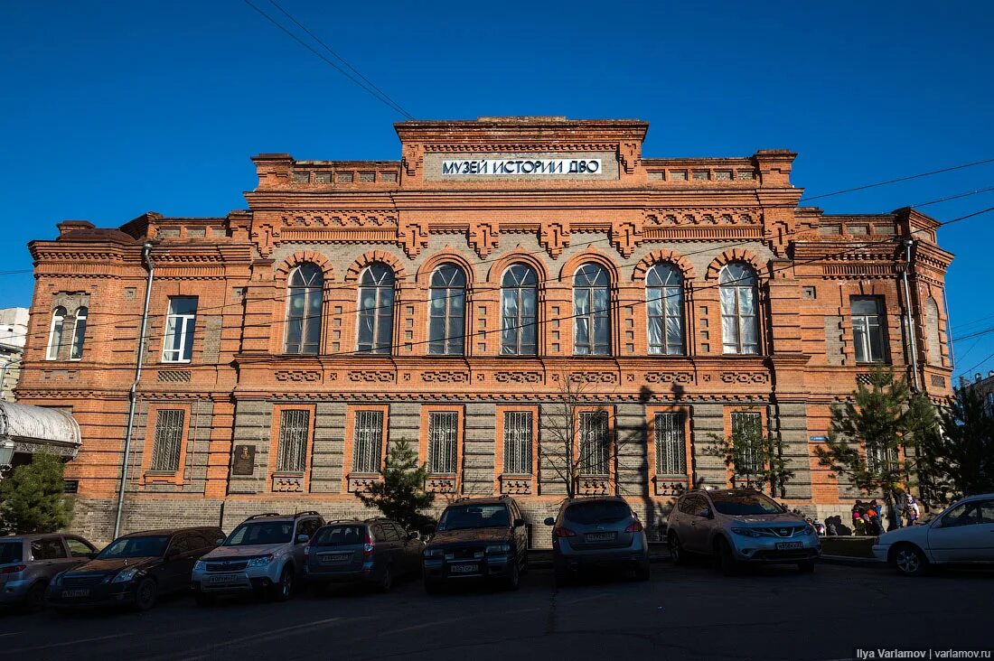 Памятники архитектуры хабаровска здания. Архитектор города хабаровска. Хабаровск муравьева амурского. Кунст и альберс хабаровск. Муравьева амурского 38 хабаровск.