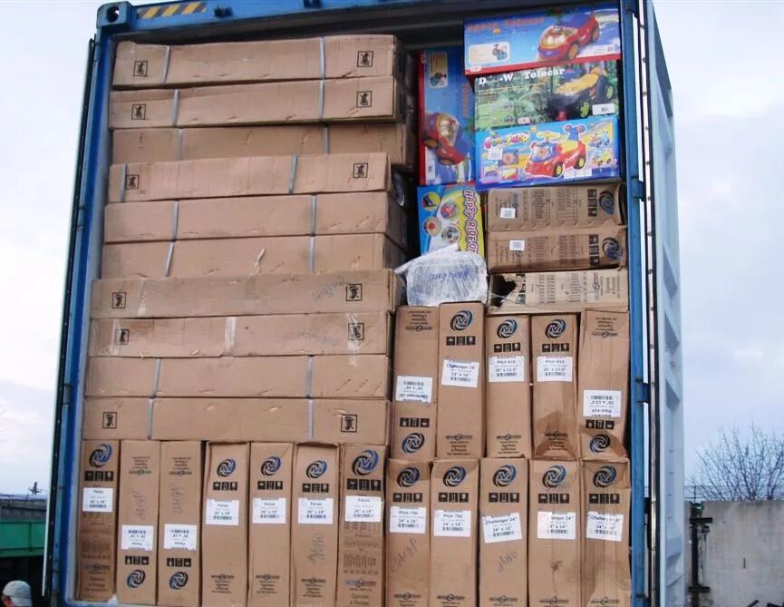 телевизор в багажнике. влезет ли телевизор 50 дюймов в машину ниссан альмера. телевизор в багажнике. перевозка телевизора. перевезти тел.