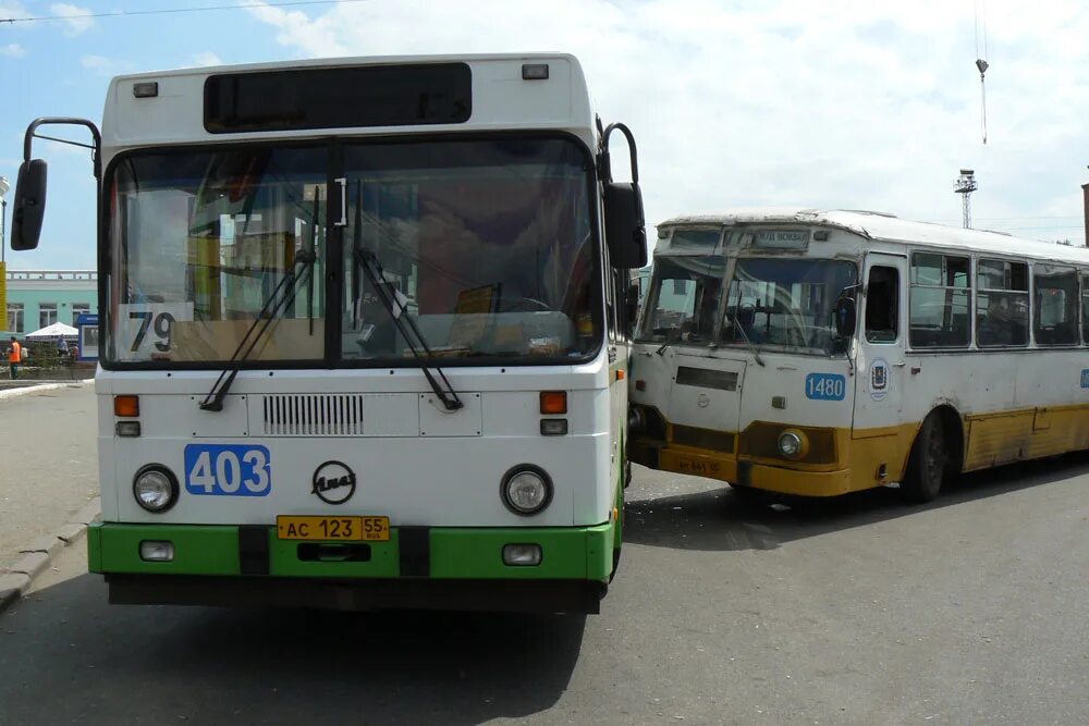 Автобус 79 Омск. Автобус 403. Автобус 79 Ярославль. МАЗ 403.