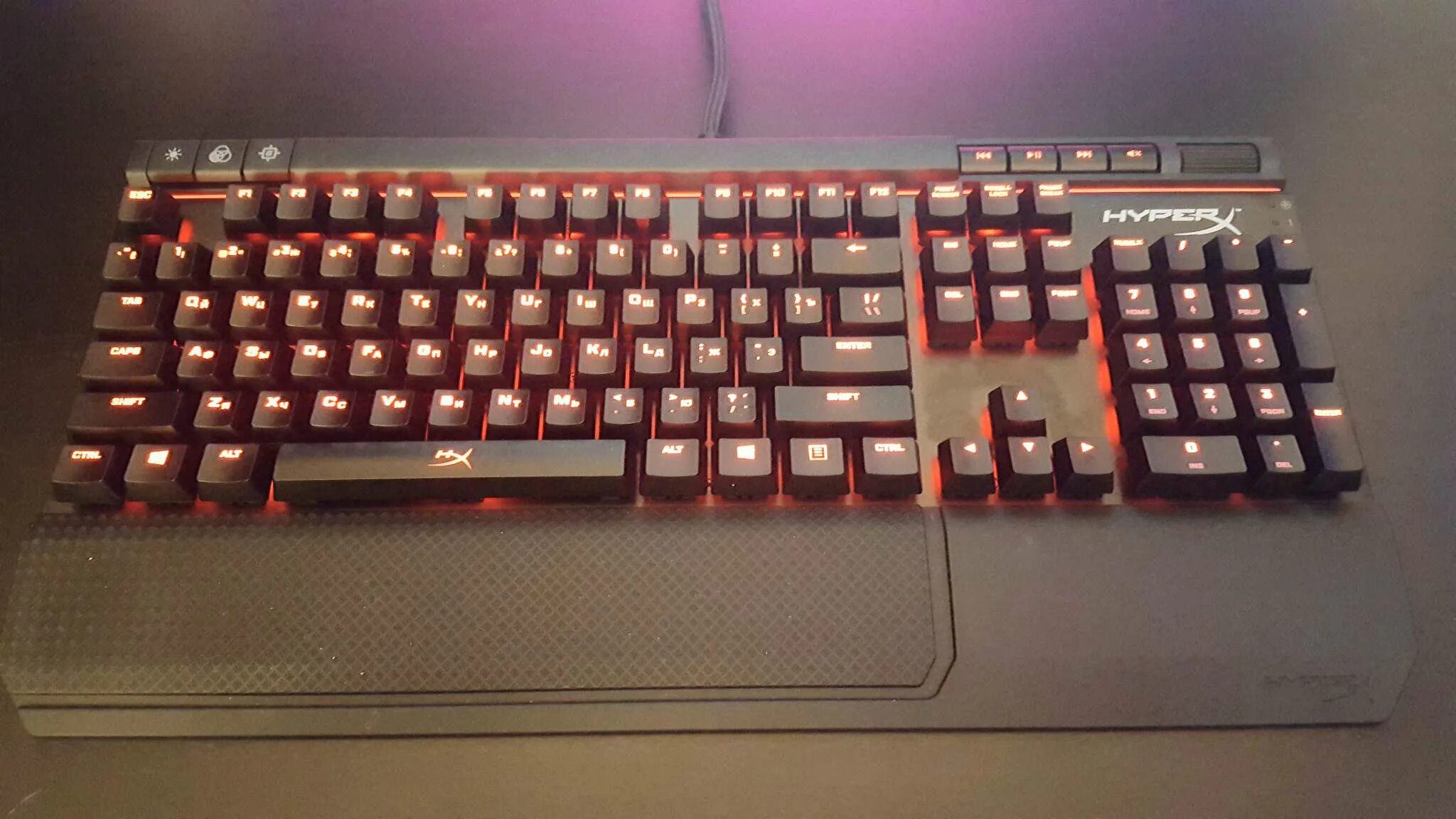 Mx brown. HYPERX Alloy Elite (Cherry MX Brown). HYPERX Alloy Elite Brown (HX-kb2br1-ru/r1). Игровая клавиатура HYPERX Alloy Elite Brown (HX-kb2br1-ru/r1). Cherry MX Brown.