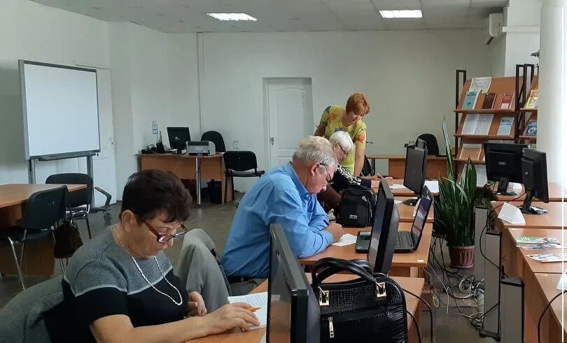 Работа для пенсионеров в анапе. Занятия для пенсионеров в библиотеке. психолог администрация тольятти. библиотеки тольятти в одноклассниках. компьютерные курсы для начинающих тольятти.