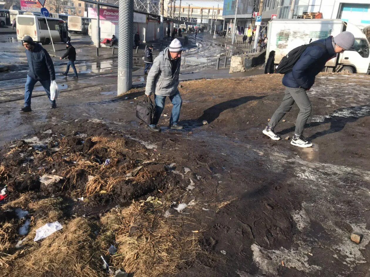 Хабаровск грязь. Владивосток улицы города грязь. Грязный Владивосток. Грязные улицы Владивостока.