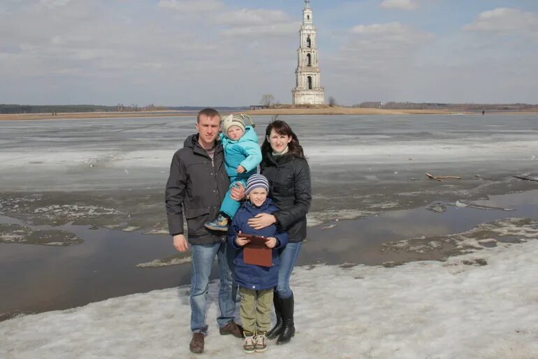 Подслушано калязине сегодня. Калязин люди. Волга в Калязине обмелела.