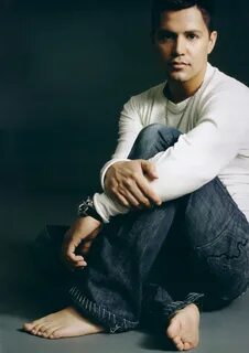 Jay hernandez barefoot