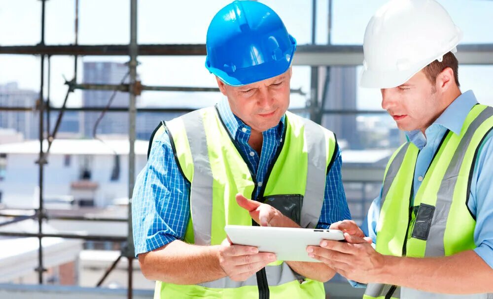 руководитель технического надзора. шурыгин виктор иванович. руководитель стройки. профессия прораб. инженер на стройке.