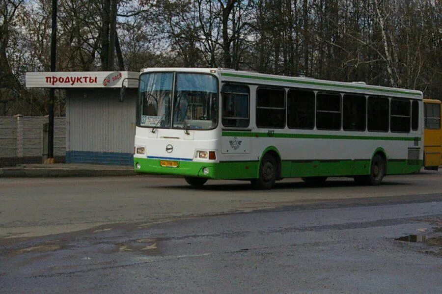 Проезд в транспорте брянск. 13 автобус. автобус 13 брянск. автобус 13 минск. дополнительный транспорт брянск бежица.