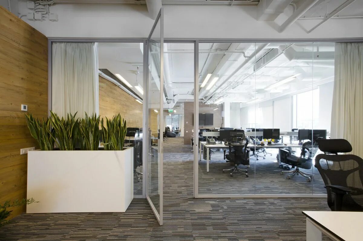 Офис галс девелопмент татарская. Офис девелопмент. Офис продаж застройщика. Офис актион земельный переулок. Глоракс офис невский.