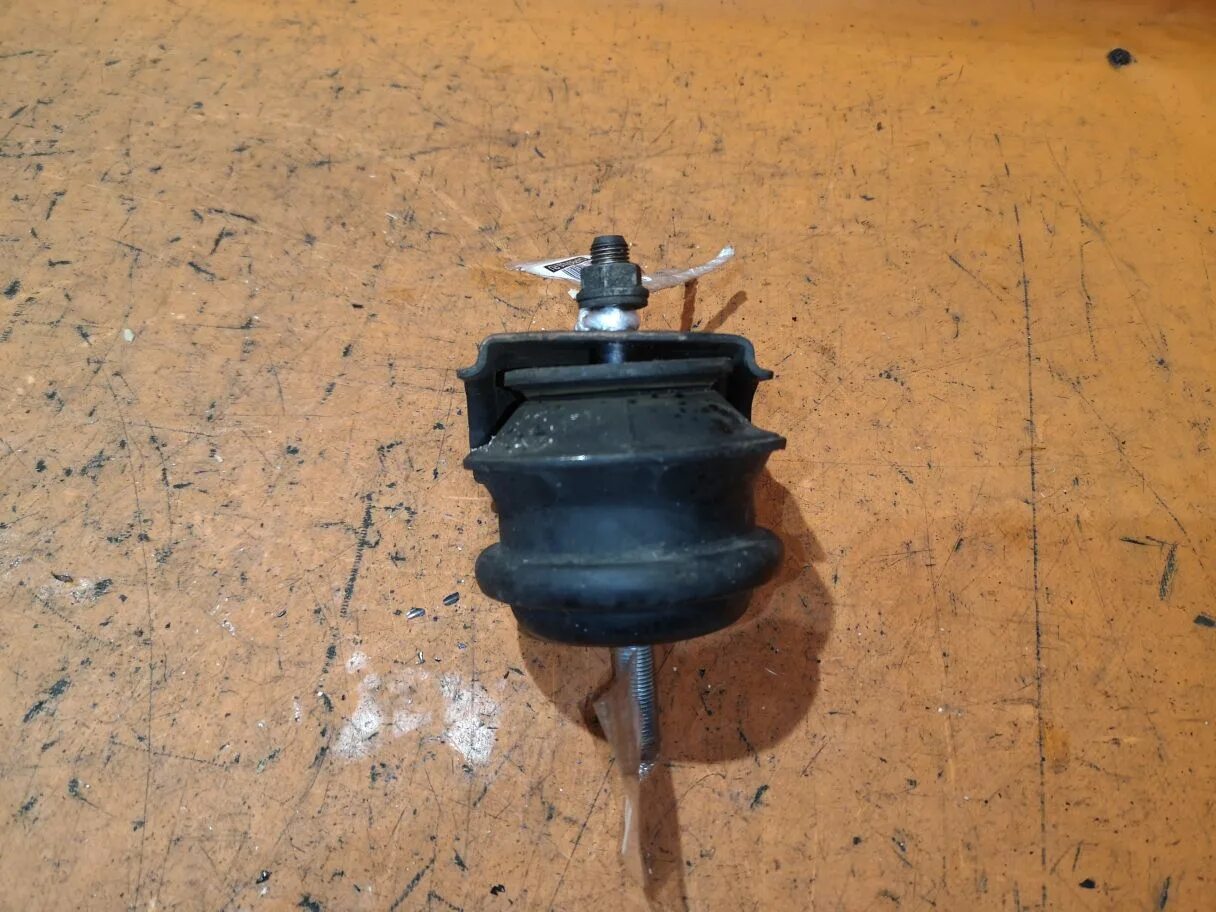 Подушка двигателя фото Замена подушек двигателя и АКПП 1JZ-GE 4wd Toyota Mark II Blit, 2,5 л, 2002 го