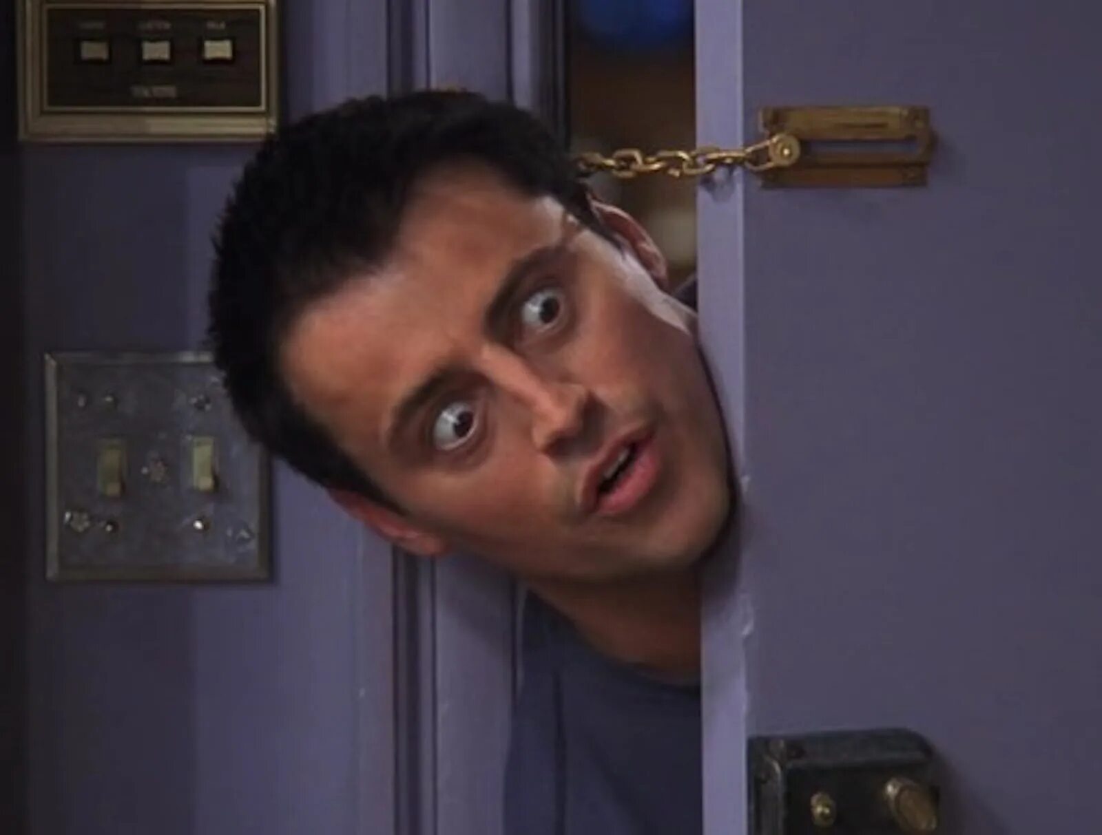 Коты со словами. Удиви какой нибудь. Напиши уже мне. Удиви какой нибудь. Смешные мемы чтобы послать.