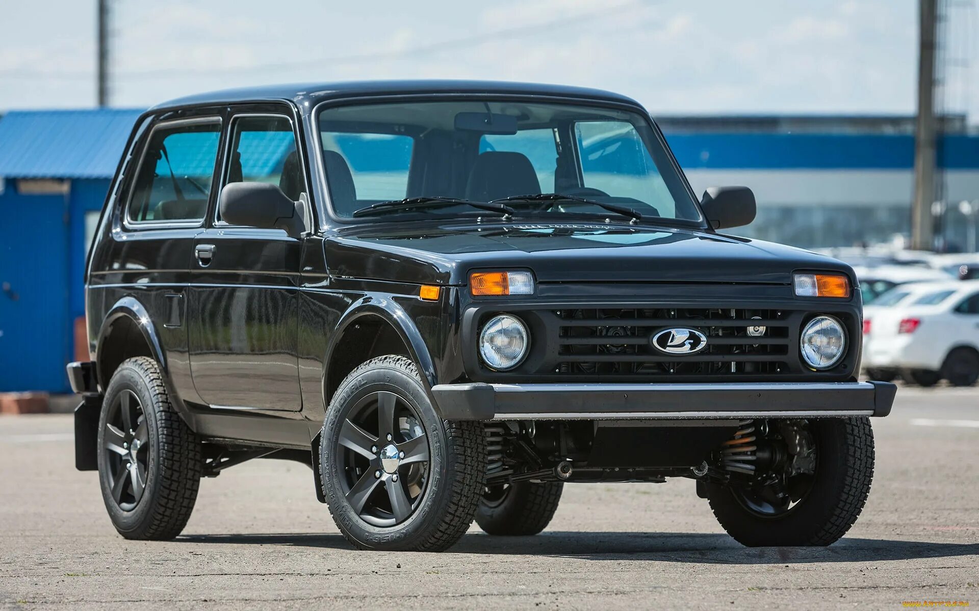 Фото машины нива. Лада 4x4 2121 Нива. Lada (ВАЗ) 4x4 (2121) черная. Lada 2121 4x4. Лада Нива 4 на 4.