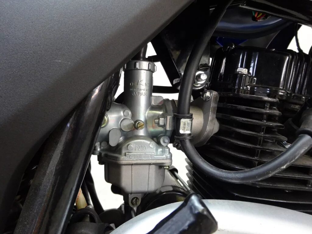 Карбюратор на рейсер 250. Рейсер 300 карбюратор. Рейсер 300 карбюратор. Пантера 300 подсос. Рейсер 300 карбюратор.