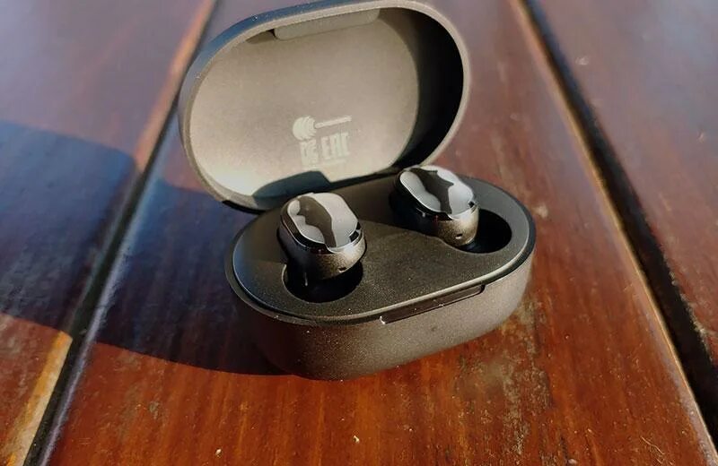 Xiaomi Earbuds Basic 2s. Mi true Wireless Earbuds Basic 2s. Mi true Wireless EBS Basic 2s. Earbuds Basic 2s photo High quality.