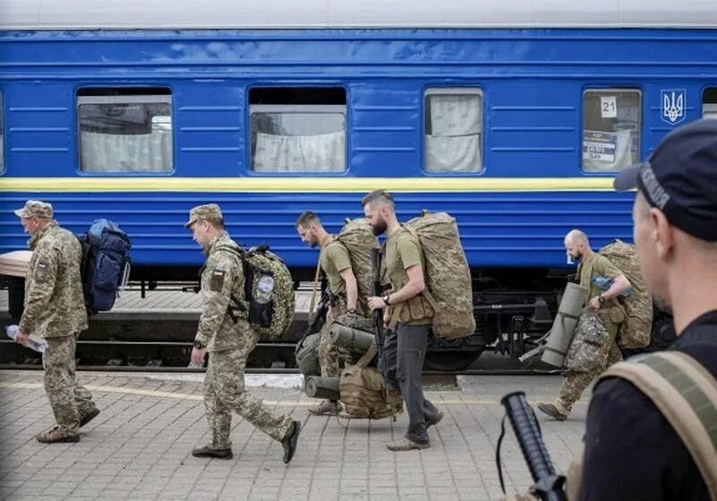 Дети украины. Видео мобилизации украинца с ребенком. Мобилизация в всу 2022. Мобилизация всу. Дети украины.
