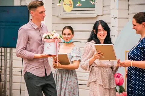 Специалистов 16