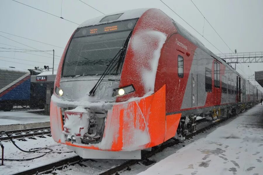 Ласточка электропоезд. Ласточка каменск уральский. Электричка ласточка каменск уральский. Ласточка каменск уральский. Электричка ласточка екатеринбург.