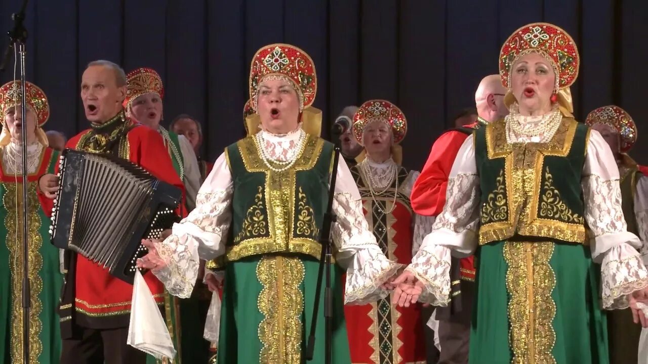 Народные хоры. Бийский народный хор русь. Хоры русской песни видео. Хор русской песни. Хор бабушек.