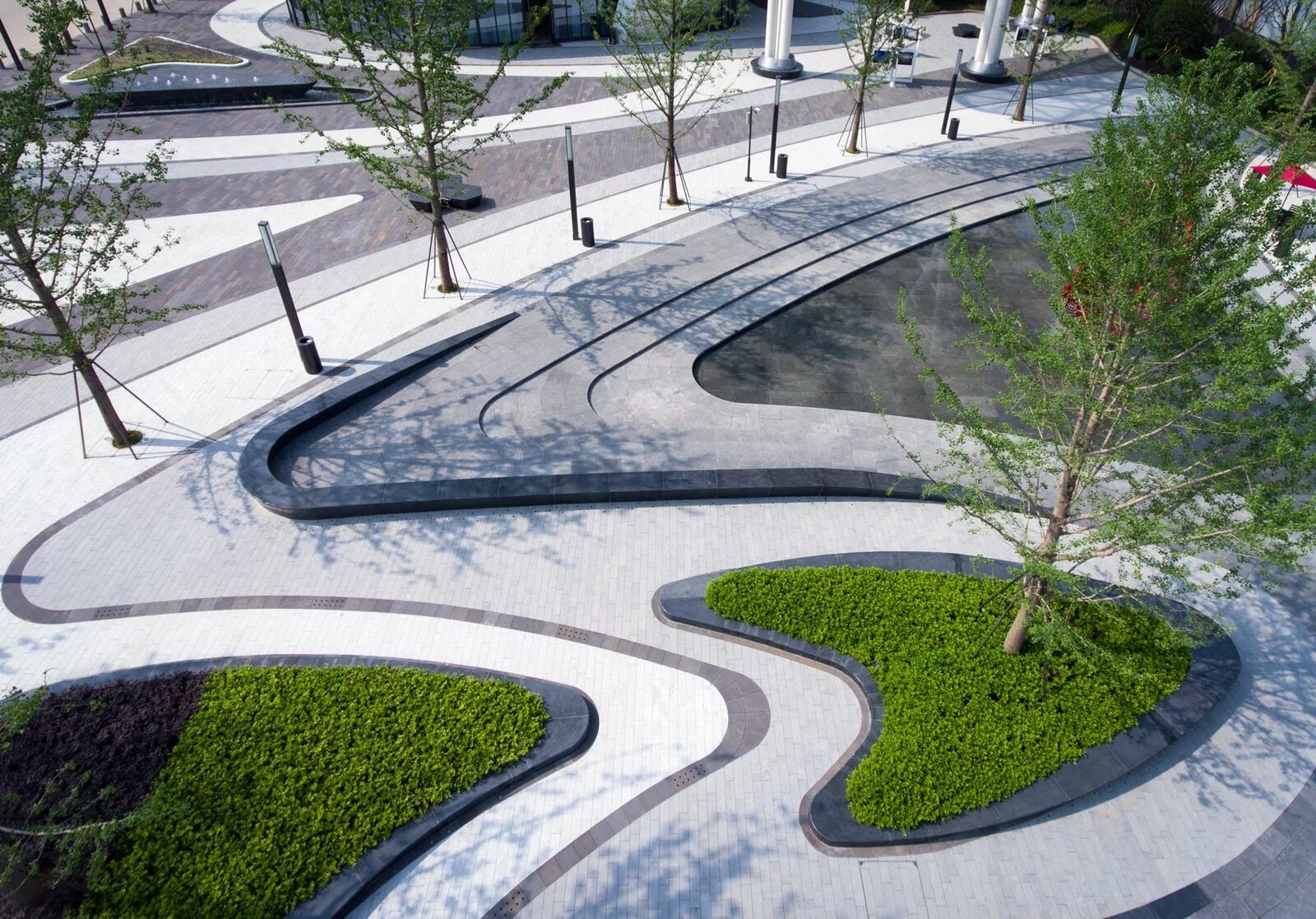 Современный сквер. Дизайнер городской среды. Озеленение городских территорий. Дизайнер городской среды. Китай.