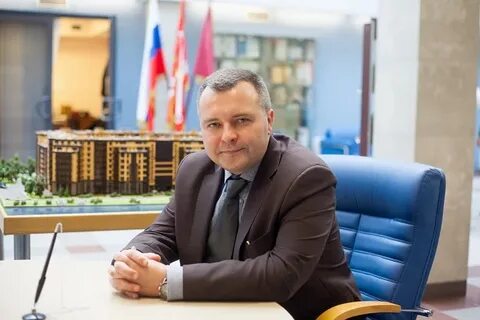 Стройтрест директор