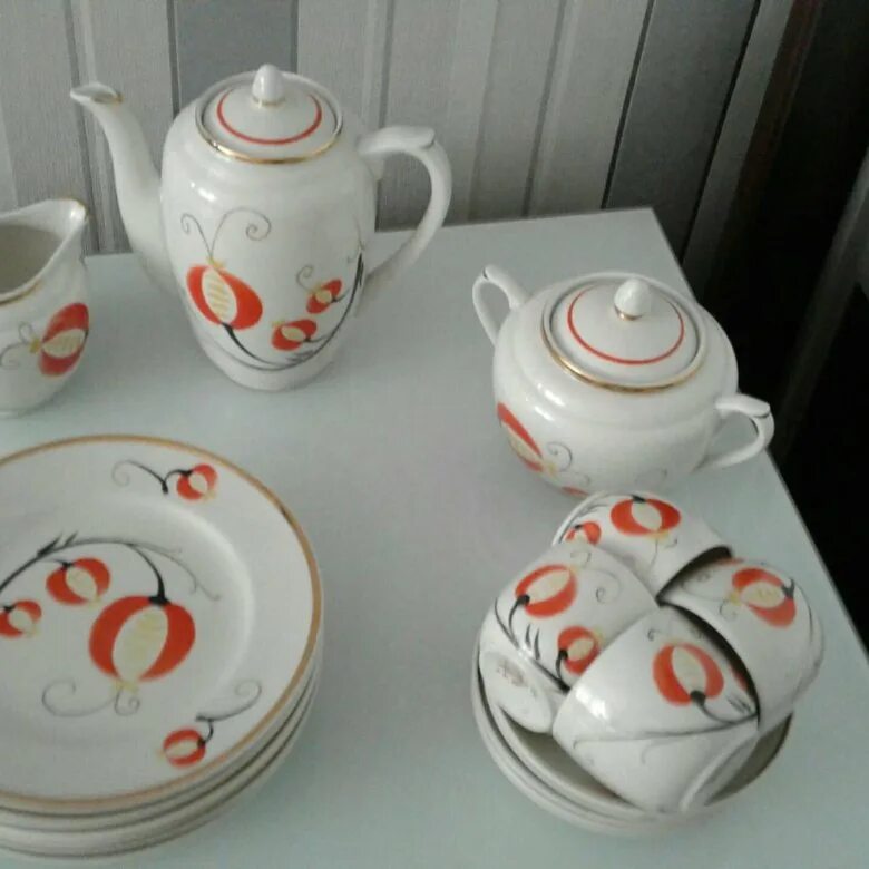 Набор посуды 50 лет октября. Сервиз лотос лфз. Советская посуда. Посуда дулевский фарфор. Чайный сервиз барбарис.