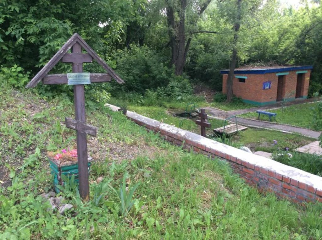 Владимирские родники. Вольск Родник. Святой источник иконы Казанской Божией матери Боготольский район. Святые источники Вольска Саратовской. Святой источник Владимирской иконы Божией матери.