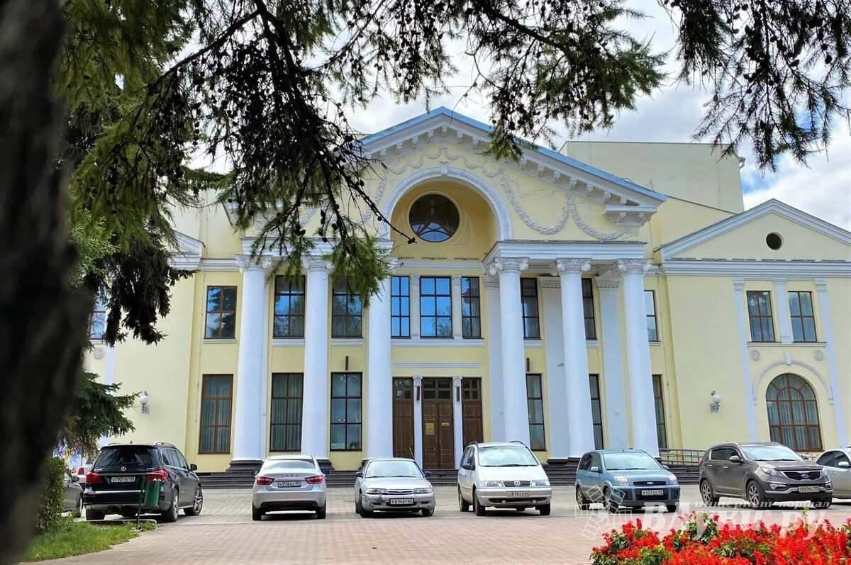 Новороссийский городской театр. Новороссийский городской театр фото. Муниципальные учреждения новороссийска