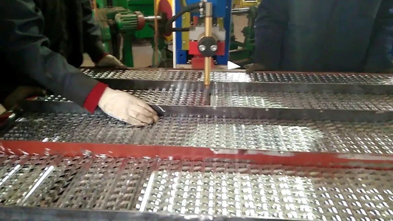 Ручная линия контактной сварки арматурных сеток рлт 2000. Для кладочной сетки. Станок для сварки сетки. Станок одноточечной контактной сварки. Контактная сварка сетки.