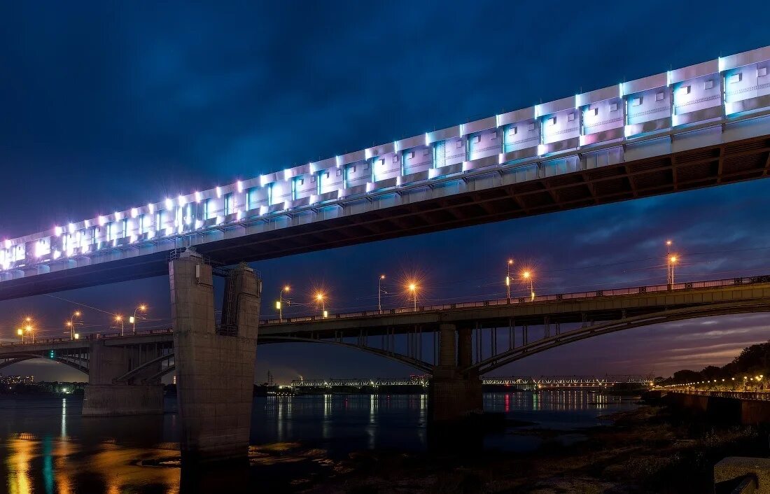 Где находится метро мост. Новосибирский метромост новосибирск. новосибирский метромост самый длинный в мире. метромост через обь в новосибирске. мост метро новосибирск.