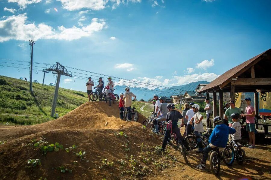 Байк парк красная Поляна. Даунхилл красная Поляна. Байк парк красная Поляна трассы. Байк парк Сочи. Красная поляна байк