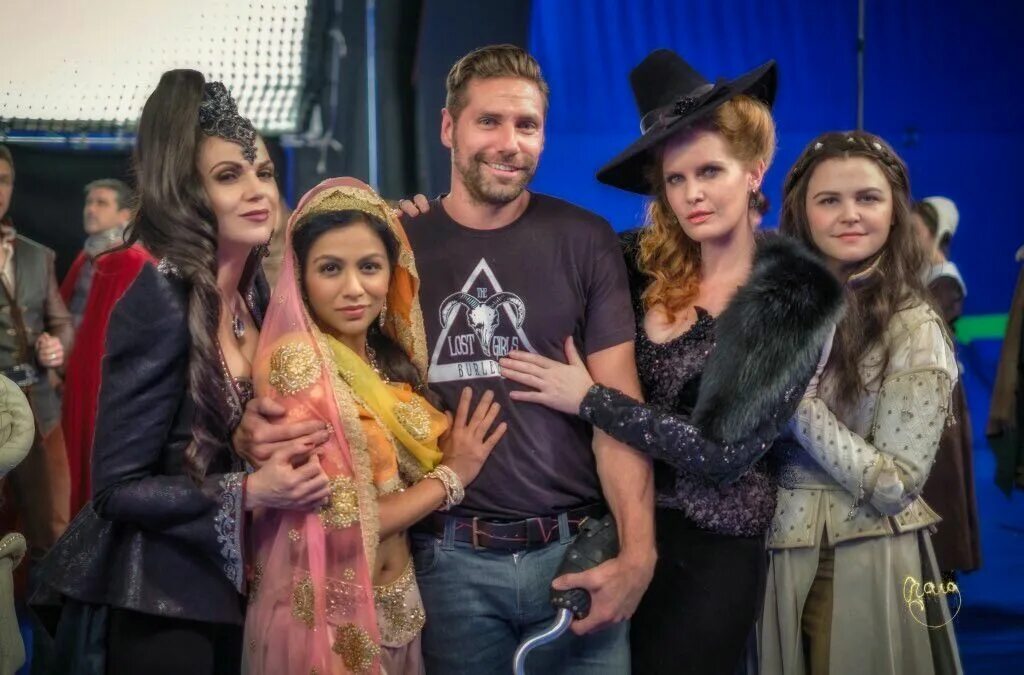 Однажды в сказке постер. Барбара херши однажды в сказке. Once upon a studio. Once upon a time 2011. Once upon a studio.