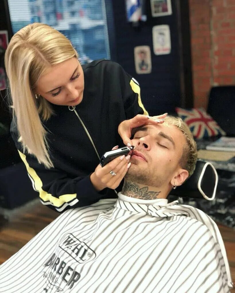 Барбершоп мытищи олдбой. Oldboy пресненская барбер руслан. Олдбой барбершоп новосибирск. Олдбой оптиков. Барбершоп коломенская.