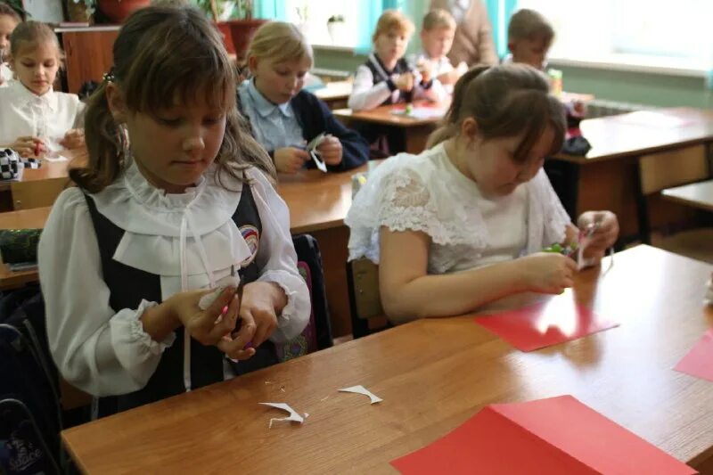 Ученик 4 б класса. Ученик 4 б класса. Портрет ученика начальной школы. Школа 11 краснодар. Ученица 4 класса.