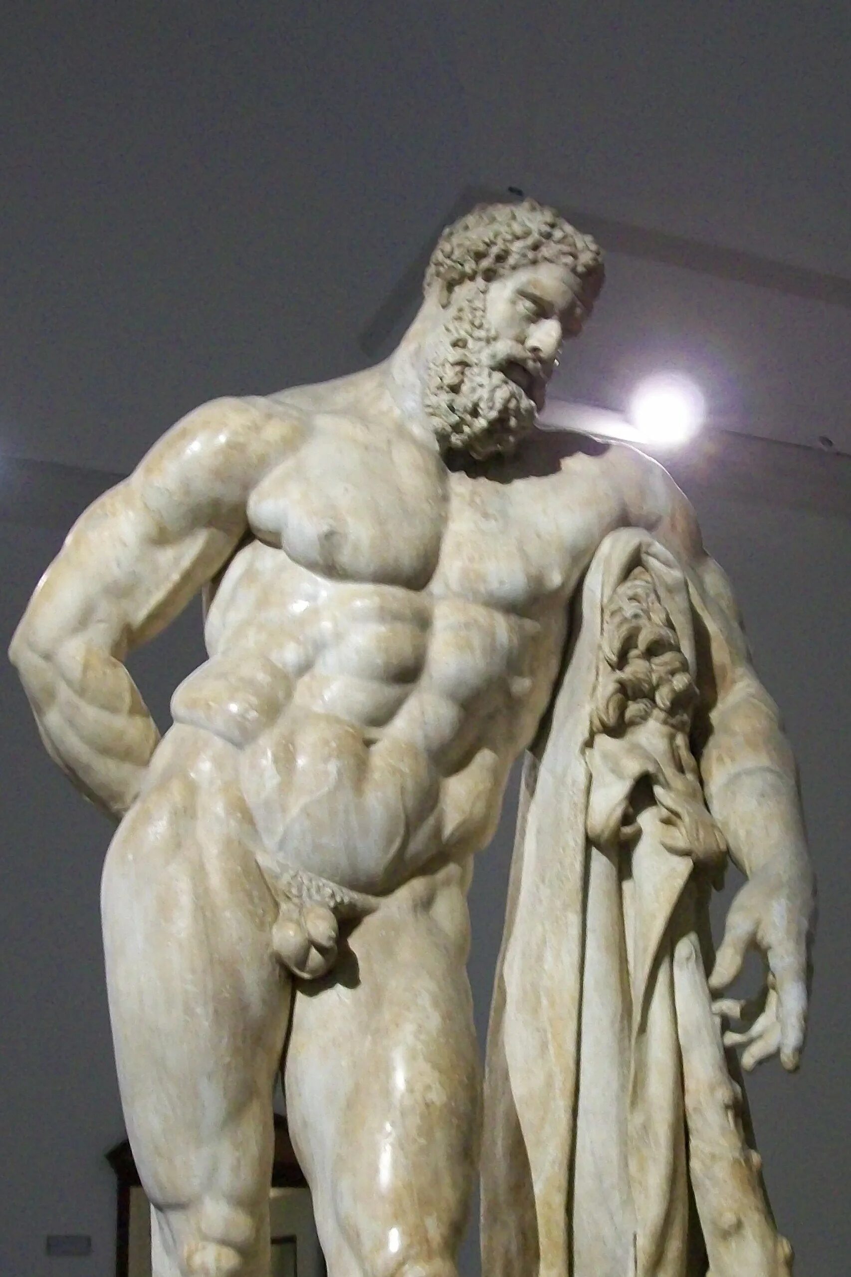 Античный атлет. Античные атлеты. Атлеты древней Греции. Древнегреческие скульптуры атлетов. Греческие статуи мужчин атлетов.