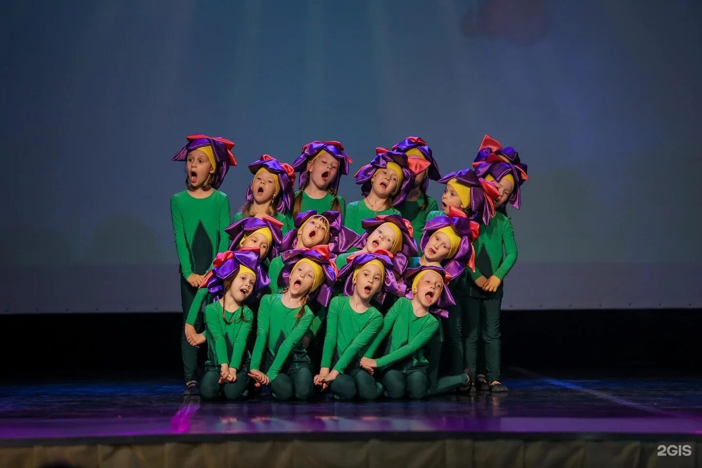 Омск квадро ул. 10 лет октября 203. Автомагазин корейских запчастей г красноярск. 10 лет октября, 166/1. 10 лет октября 105 омск аптека семейная.